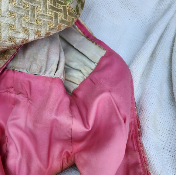 1960s‎ Quilted Lamé debut gown S - Picture 10 of 16